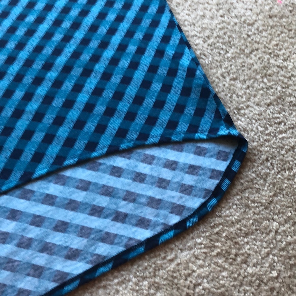 Lularoe Irma Oversized Tunic - Picture 5 of 7